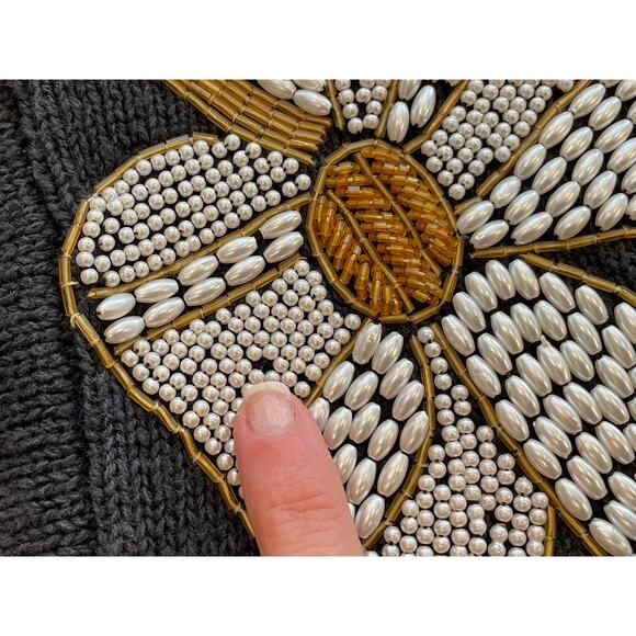 VTG Victoria Harbour Black Beaded V-Neck Holiday Sweater Gold Silver Bows M - Picture 10 of 10